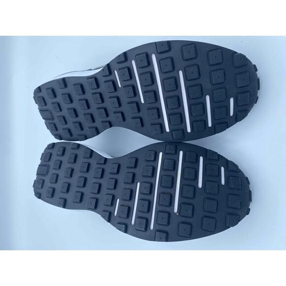 Nike Waffle One Black Lightweight DC0481-004 Youth Athletic Sneakers Size US 4.5 - Picture 3 of 4